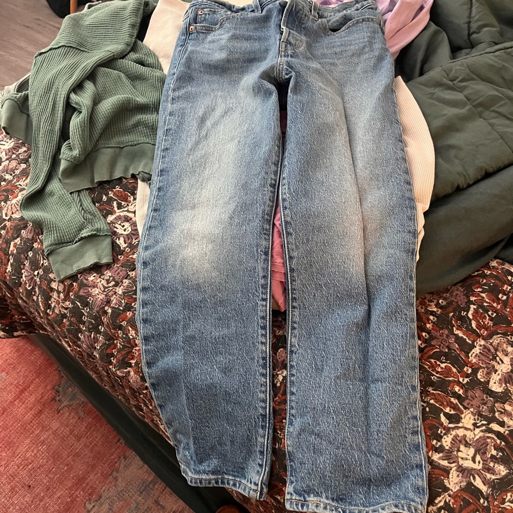 Levi wedgie fit jeans.